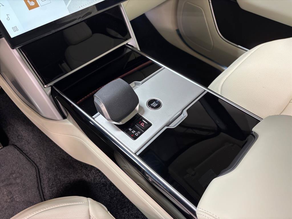 New 2026 Land Rover Range Rover SE AWD/4WD image 14