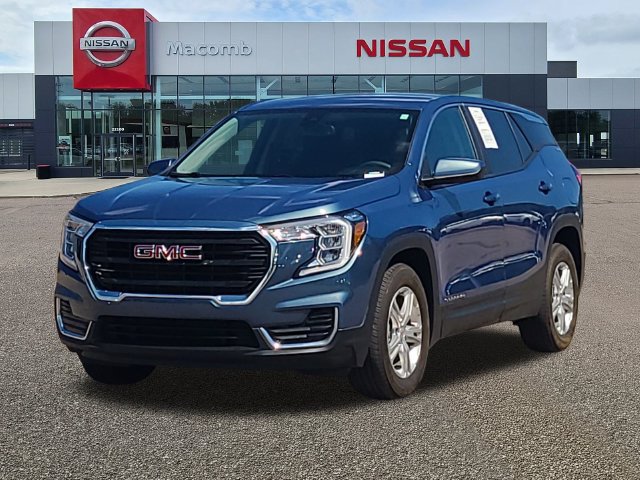 Used 2024 GMC Terrain SLE AWD/4WD image 3