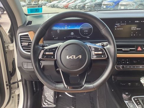 Certified 2024 Kia Seltos SX AWD/4WD image 16