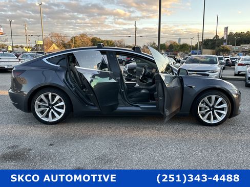 Used 2018 Tesla Model 3 Long Range image 33