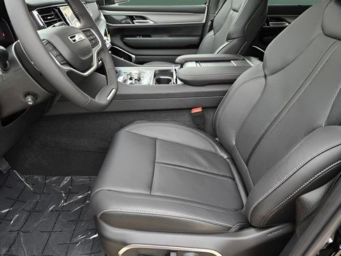 New 2026 Jeep Grand Wagoneer Limited image 16