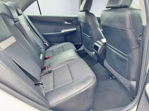Used 2014 Toyota Camry SE FWD image 17