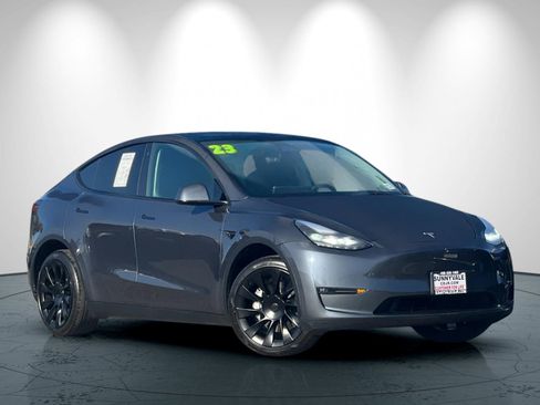 Used 2023 Tesla Model Y Long Range image 2