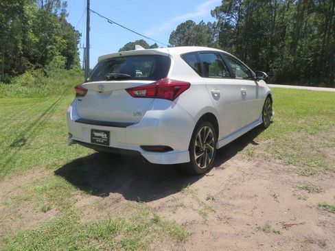 Used 2017 Toyota Corolla iM FWD image 6