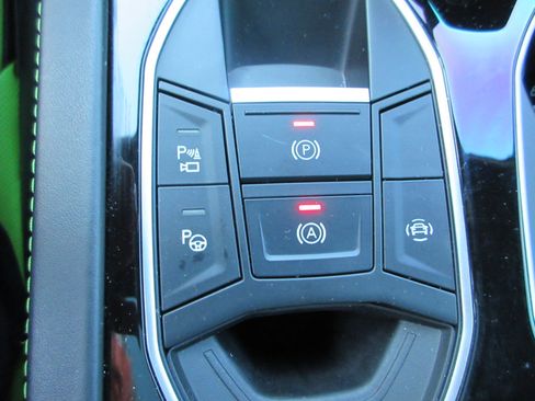 Used 2022 Lamborghini Urus image 62