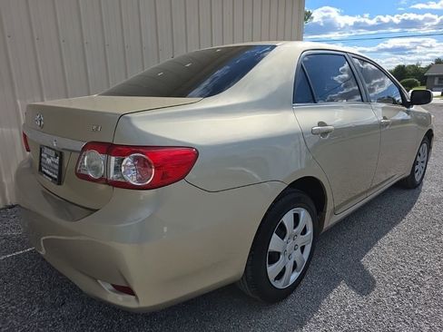Used 2013 Toyota Corolla LE FWD image 6