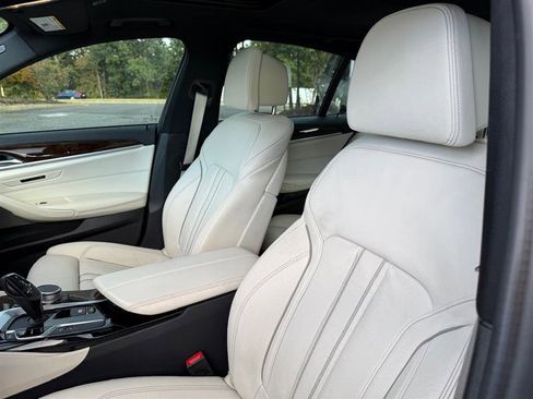 Used 2019 BMW 540i xDrive w/ M Sport Package image 31