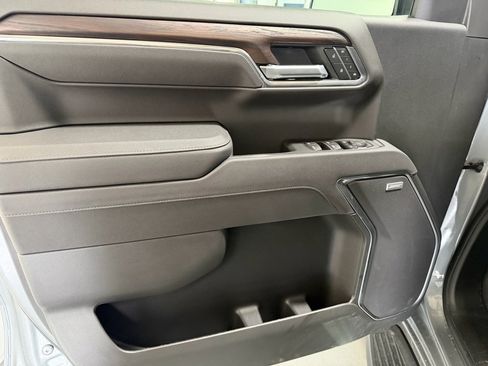 Used 2026 GMC Sierra 1500 SLT image 9