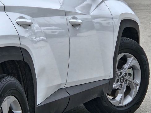 Used 2022 Hyundai Tucson SE image 16
