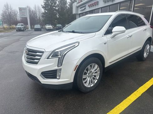 Used 2018 Cadillac XT5 Base image 2