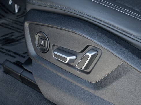 Certified 2025 Audi Q8 Prestige image 22