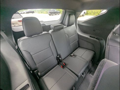 New 2026 Chevrolet Traverse LT w/ Driver Confidence Package AWD/4WD image 15