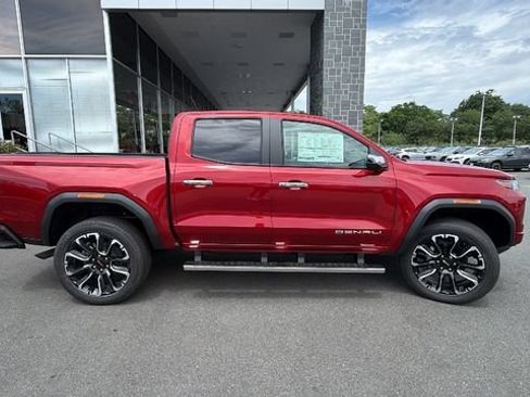 New 2026 GMC Canyon Denali AWD/4WD image 8