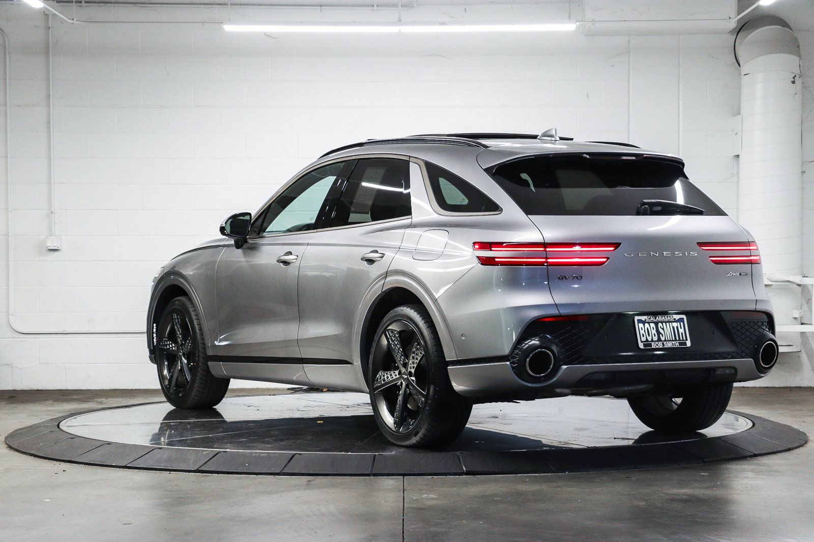 Used 2023 Genesis GV70 3.5T Sport w/ Sport Prestige Package AWD/4WD image 4