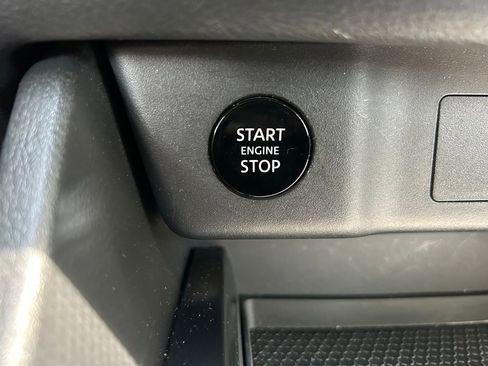 Used 2024 Nissan Rogue SV w/ SV Premium Package FWD image 28