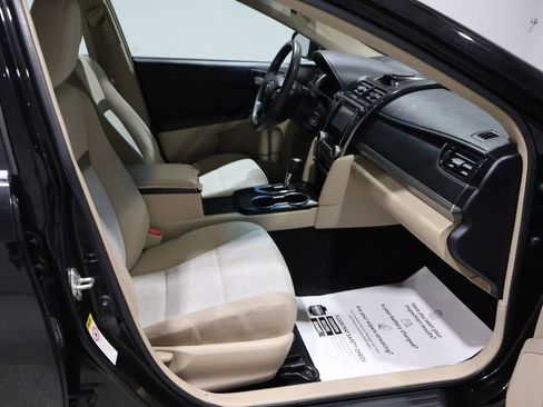 Used 2012 Toyota Camry LE image 22