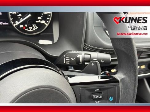 Used 2023 Nissan Rogue SV image 40