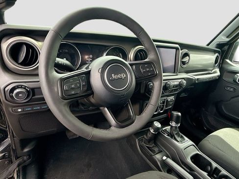 Used 2023 Jeep Wrangler Unlimited w/ Cold Weather Group AWD/4WD image 12