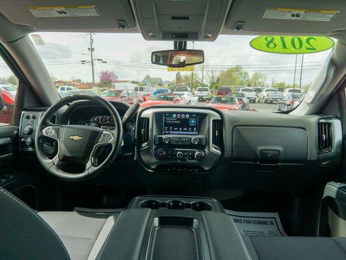 Used 2018 Chevrolet Silverado 1500 LT w/ LT Fleet Convenience Package AWD/4WD image 13