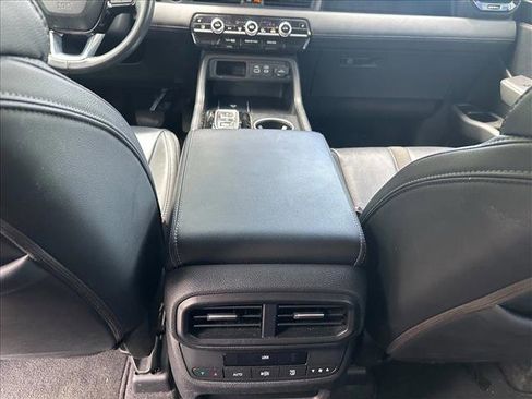 Used 2023 Honda Pilot Touring image 23
