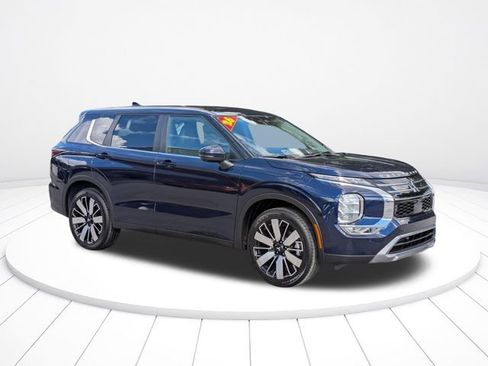 New 2026 Mitsubishi Outlander SE FWD image 2