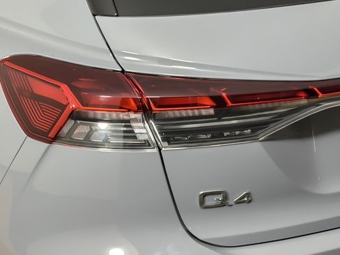 Used 2023 Audi Q4 e-tron Premium Plus w/ Premium Plus AWD/4WD image 27