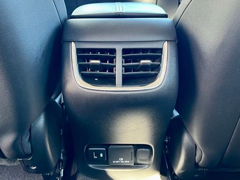 Used 2024 Chevrolet Malibu LT image 35