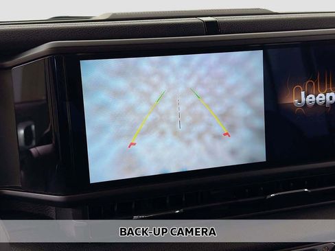 Used 2024 Jeep Wrangler Willys image 4