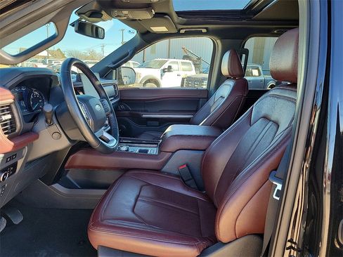 Used 2023 Ford Expedition Limited image 19