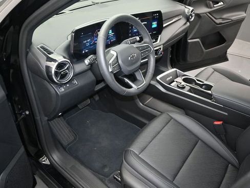 Used 2026 Chevrolet Equinox LT w/ Convenience Package II FWD image 4