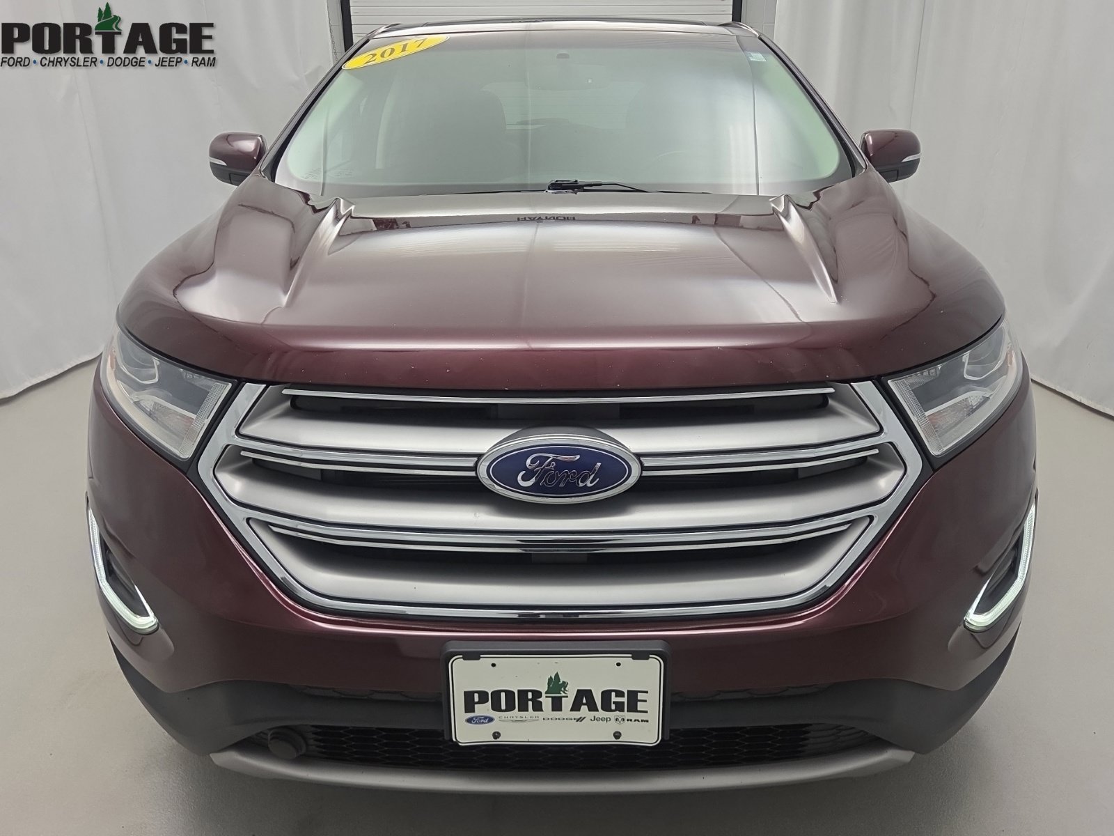 Used 2017 Ford Edge Titanium w/ Equipment Group 301A AWD/4WD image 2