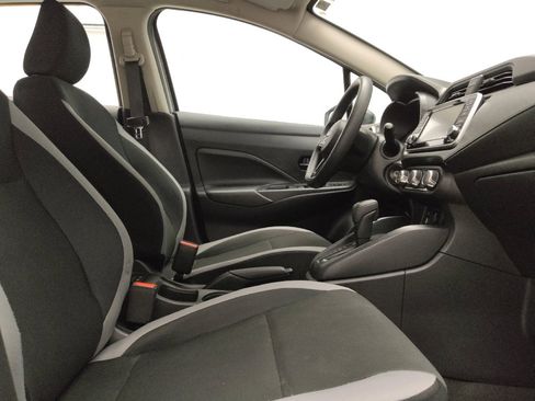 Used 2025 Nissan Versa S FWD image 21
