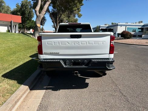 Used 2024 Chevrolet Silverado 2500 W/T w/ WT Convenience Package RWD image 4