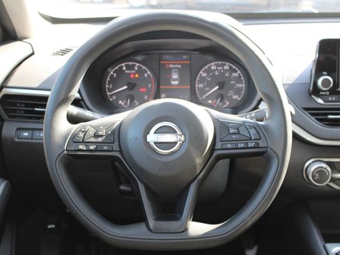 Used 2023 Nissan Altima 2.5 S FWD image 18