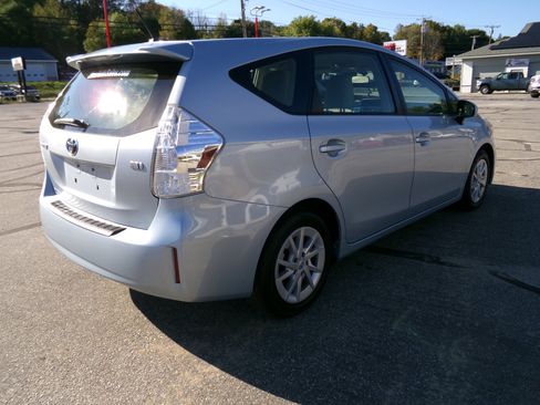 Used 2014 Toyota Prius V Three image 3