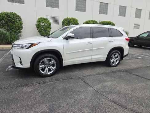 Used 2018 Toyota Highlander Limited w/ Protection Package #3 AWD/4WD image 48