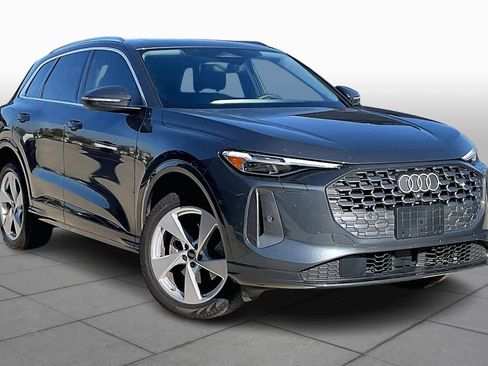 Used 2025 Audi Q5 Premium Plus w/ Premium Plus image 2