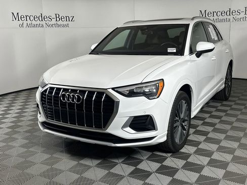 Used 2021 Audi Q3 2.0T Premium w/ Convenience Package image 3