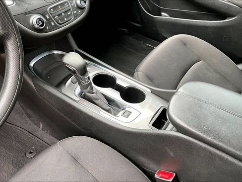 Used 2023 Chevrolet Malibu LT FWD image 16