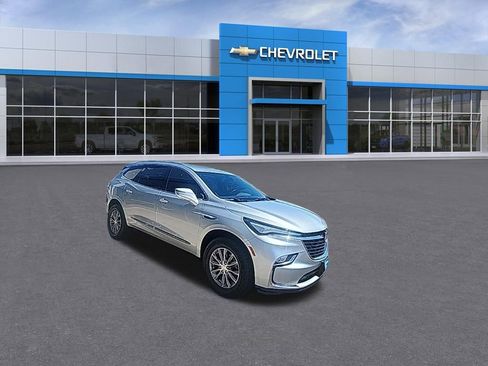Used 2022 Buick Enclave Essence AWD/4WD image 7