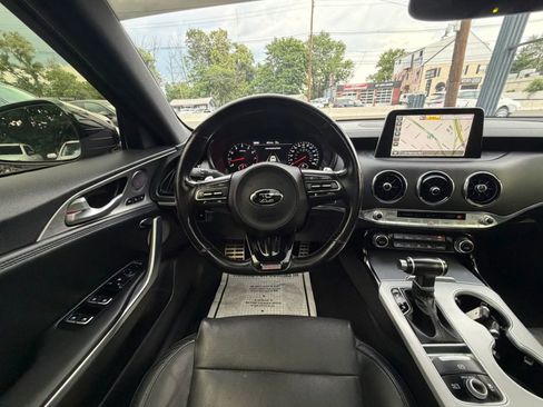 Used 2018 Kia Stinger GT1 RWD image 35