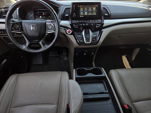 Certified 2022 Honda Odyssey Touring image 8