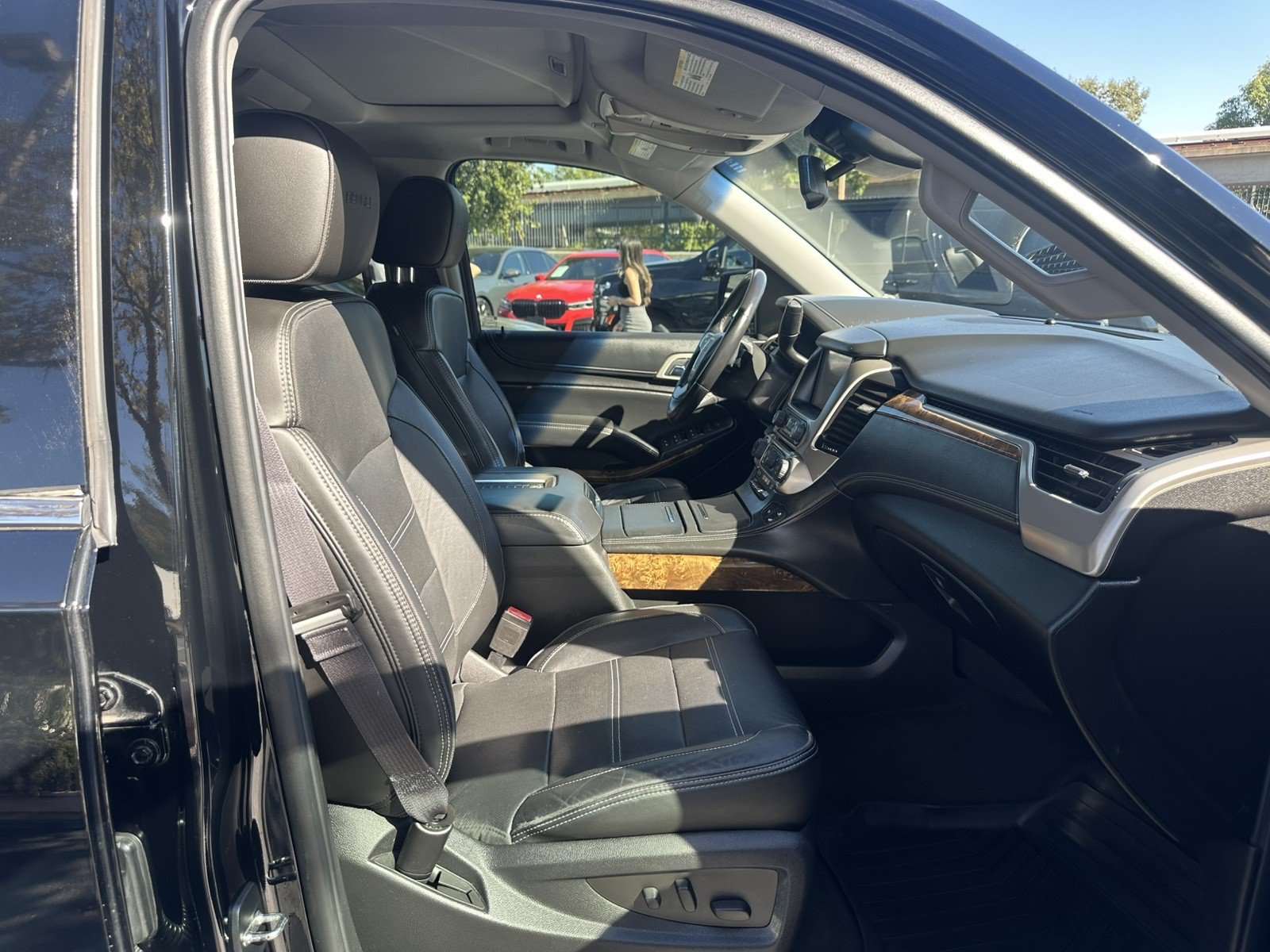 Used 2015 GMC Yukon Denali w/ Premium Package AWD/4WD image 20
