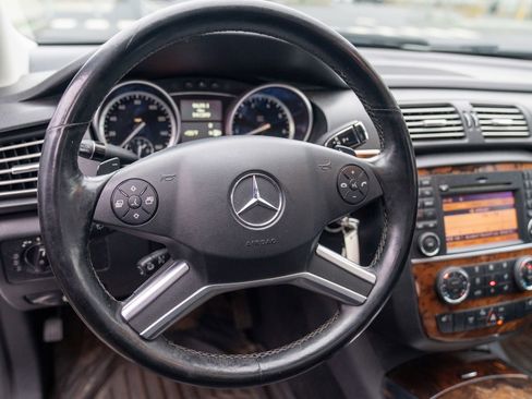Used 2011 Mercedes-Benz R 350 4MATIC image 12