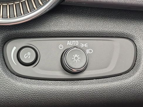 New 2026 Chevrolet Trax ACTIV w/ Driver Confidence Package FWD image 17