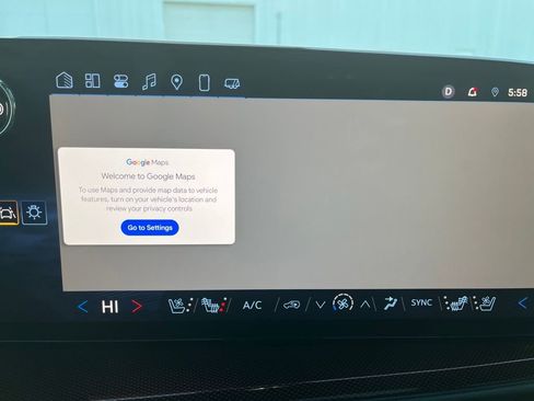 Used 2025 Chevrolet Traverse RS image 21