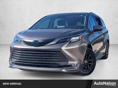 Used 2021 Toyota Sienna XLE