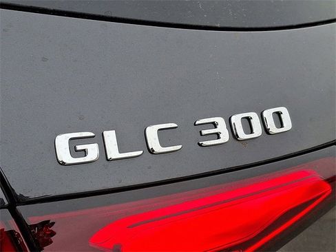 Used 2025 Mercedes-Benz GLC 300 GLC 300 image 30