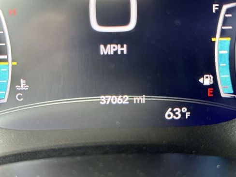 Used 2025 Chrysler Pacifica Select FWD image 15