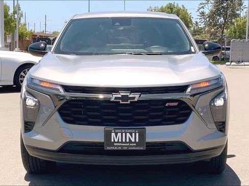 Used 2024 Chevrolet Trax RS FWD image 3